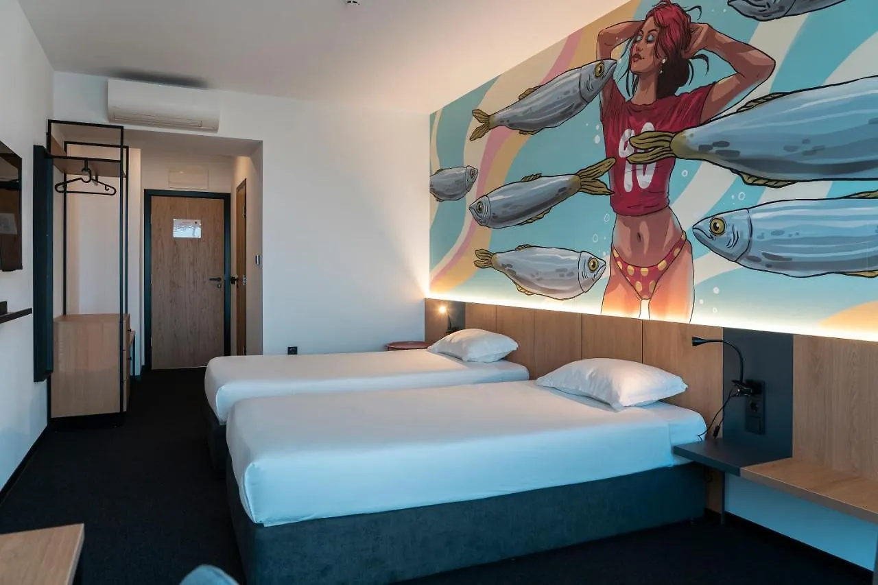 Hotel Campus 90 - Free Parking Varna Bulgaria